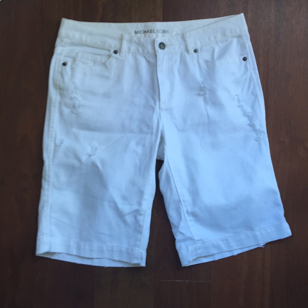 Michael Kors Wht Distressed Shorts ♥️6, Waist 32